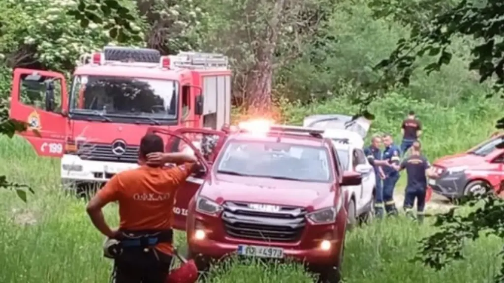 Δράμα: Συνεχίζονται οι έρευνες υπό βροχή για τον ορειβάτη που έπεσε σε γκρεμό μετά από επίθεση αρκούδας – Εντοπίστηκε σώος ο άλλος