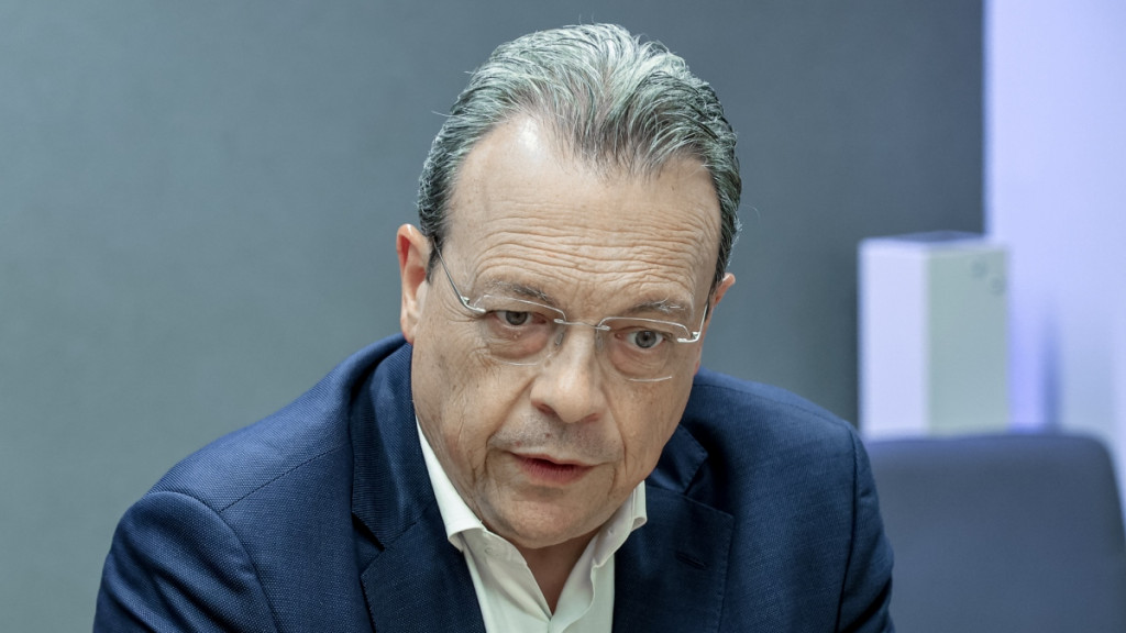 Φάμελλος: «Yποκρισία Μητσοτάκη η άρση της μονιμότητας – Τον ενδιαφέρει μόνο ένα Δημόσιο με ρουσφέτια»