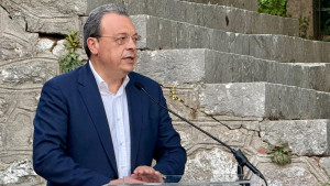 Φάμελλος για κυβέρνηση ΝΔ: “Έξι χρόνια σκανδάλων, ρουσφετιών, γαλάζιων παιδιών και πελατειακού κράτους”