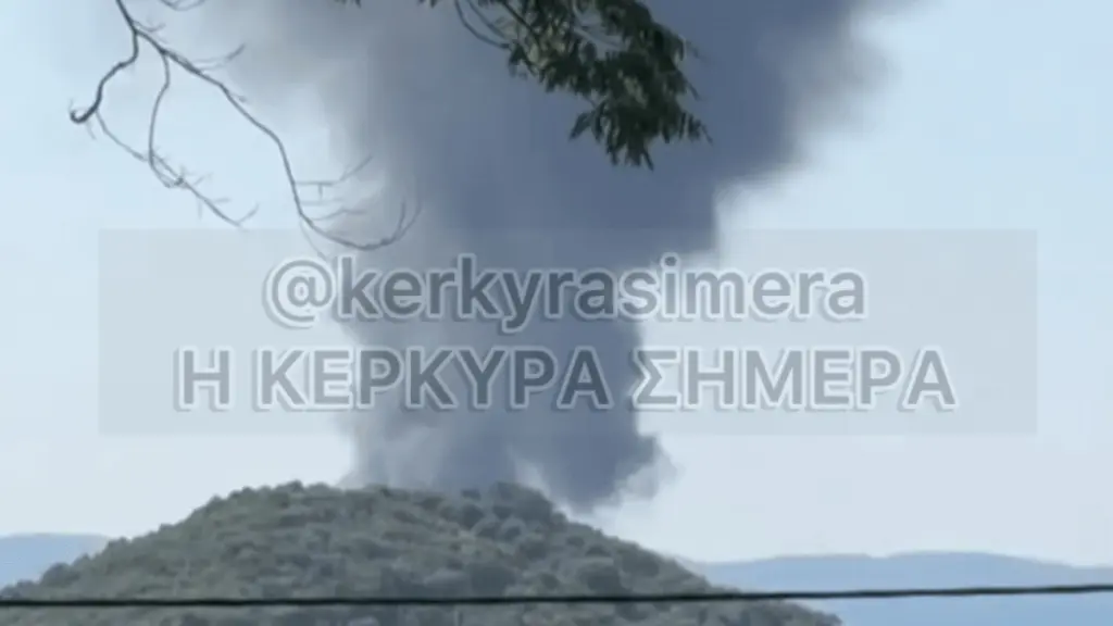 Φωτιά στον ΧΥΤΑ Τεμπλονίου στην Κέρκυρα – Επιχειρούν 2 αεροσκάφη (Βίντεο)