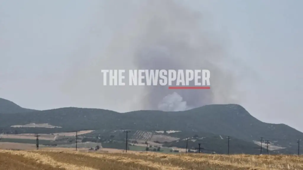 Μεγάλη πυρκαγιά στα όρια Μαγνησίας– Λάρισας έξω από το χωριό Κοκκίνα – Στη “μάχη” και ελικόπτερο