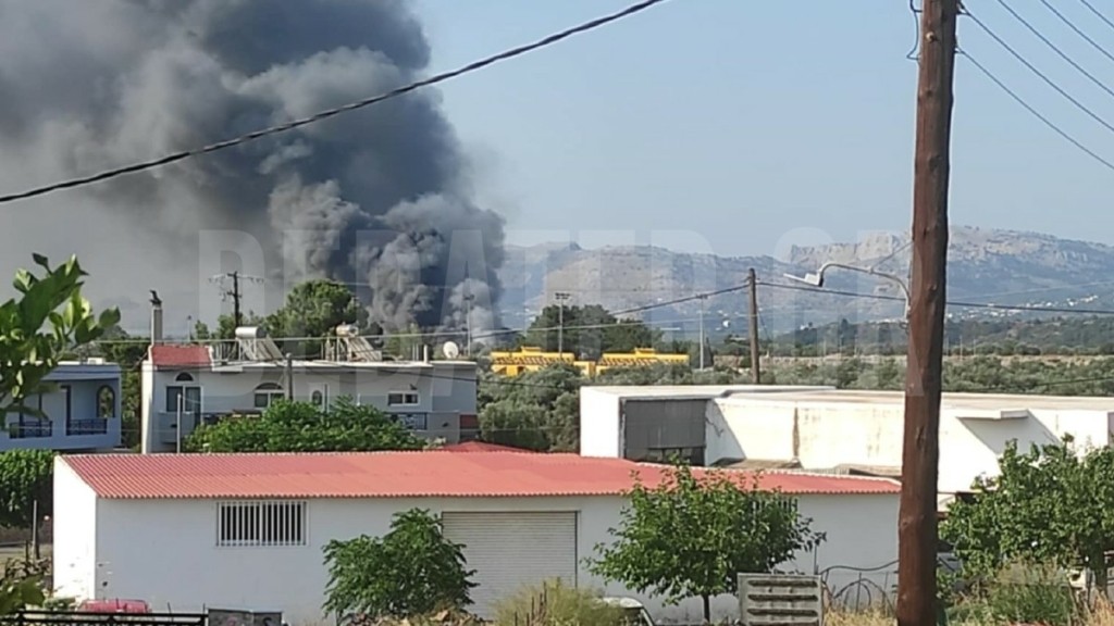 Πυρκαγιά σε αποθηκευτικό χώρο στα Μάσαρη Ρόδου – Τέθηκε υπό έλεγχο (βίντεο)
