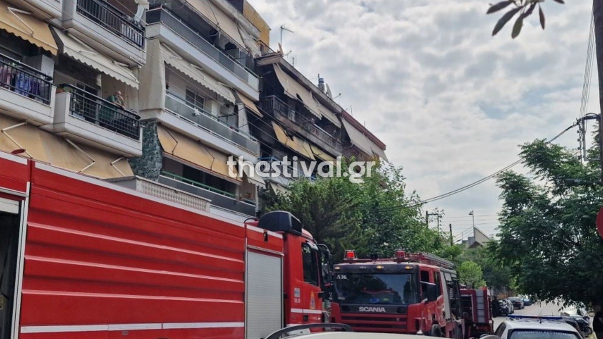 Φωτιά σε διαμέρισμα στην Σταυρούπολη Θεσσαλονίκης (Εικόνα + Βίντεο)
