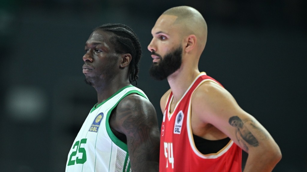 Ολυμπιακός – Παναθηναϊκός AKTOR 64-52 (3ο δεκάλεπτο): LIVE το Game 4 των τελικών της Basket League στο ΣΕΦ