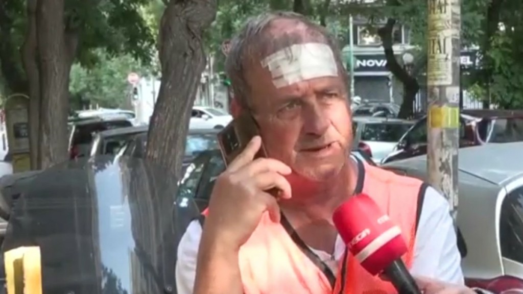 “Άρχισε να με χτυπά με το μαχαίρι στο κεφάλι” – Συγκλονίζει ο υπάλληλος καθαριότητας που έπεσε θύμα επίθεσης από άστεγο