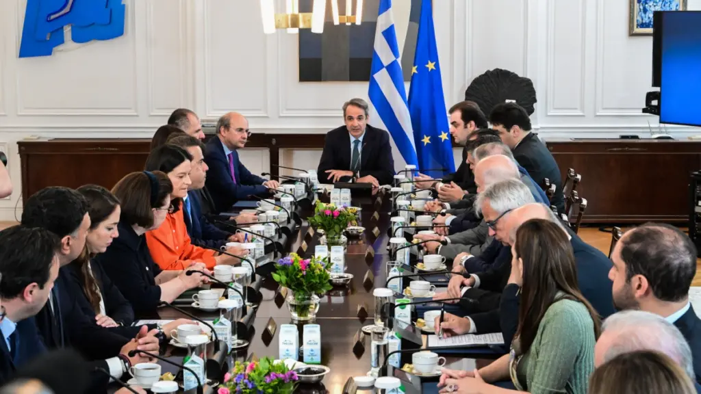 MRB: Οι δημοφιλέστεροι υπουργοί της κυβέρνησης Μητσοτάκη – Δένδιας, Πιερρακάκης και Θεοδωρικάκος πρώτοι σε δημοτικότητα