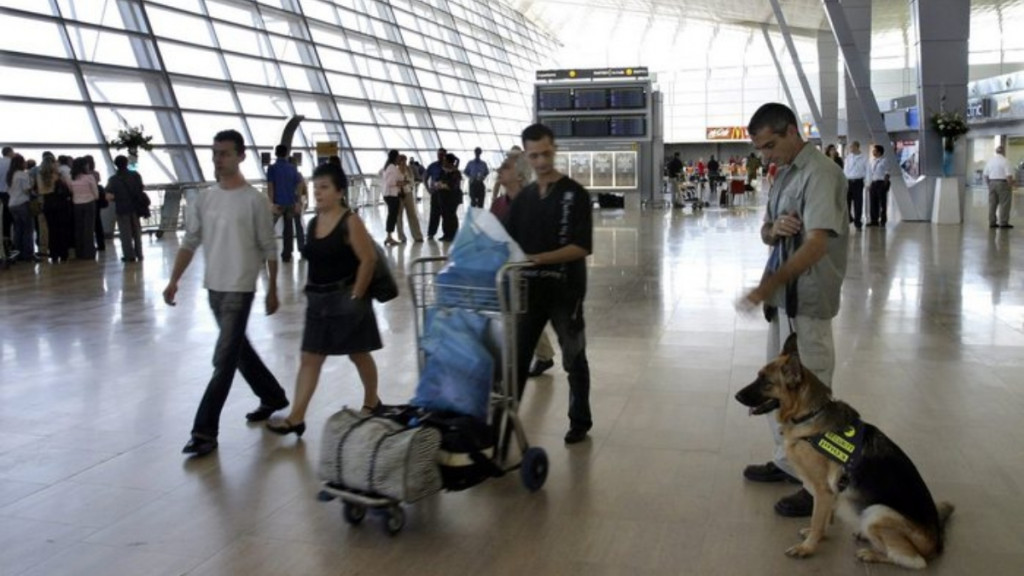 Ισραήλ: Ανοίγουν τα αεροδρόμια και σταματούν οι περιορισμοί σε συγκεντρώσεις, σχολεία και χώρους εργασίας