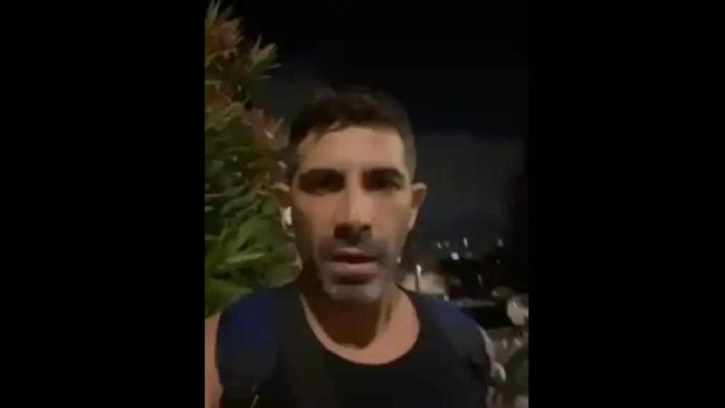 Δείτε τον Έλληνα τραγουδιστή Γιώργο Σέμο να τρέχει να μπει σε καταφύγιο την ώρα των βομβαρδισμών (βίντεο)