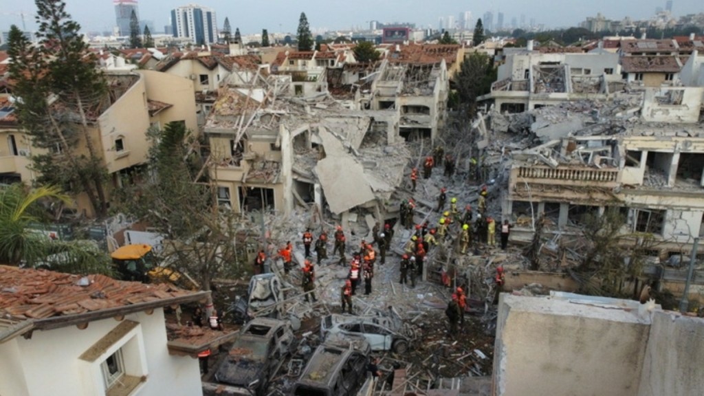 Πέντε οι νεκροί στο βόρειο Ισραήλ από πυραυλική επίθεση του Ιράν