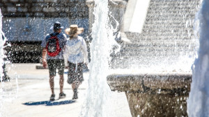 Ηλιόλουστος ο καιρός σήμερα, έως 35 βαθμούς η θερμοκρασία – Άνεμοι έως 7 μποφόρ στο Αιγαίο