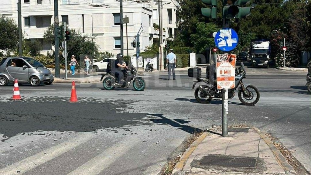 Μποτιλιάρισμα στην Κηφισίας λόγω πτώσης μπετόν στο οδόστρωμα