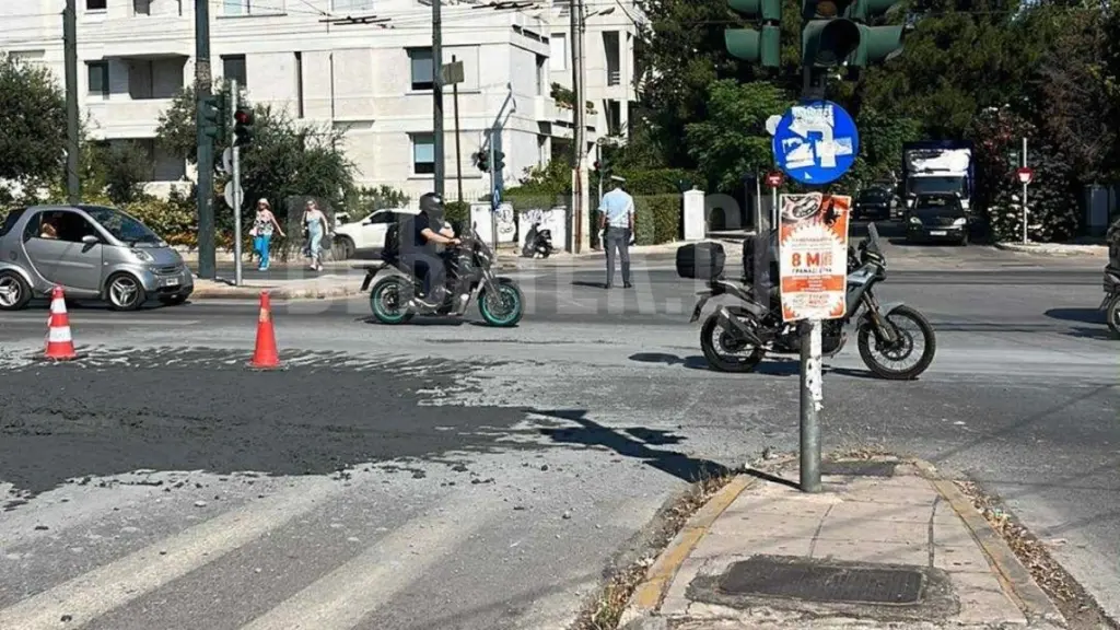 Μποτιλιάρισμα στην Κηφισίας λόγω πτώσης μπετόν στο οδόστρωμα