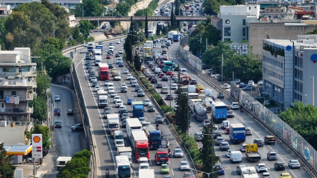 Στο “κόκκινο” η κίνηση στους δρόμους – “Σημειωτόν” σε Κηφισό και Μεσογείων