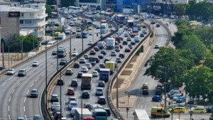 Κίνηση τώρα: Στο “κόκκινο” Κηφισός και λιμάνι Πειραιά – Καθυστερήσεις και στην Αττική Οδό
