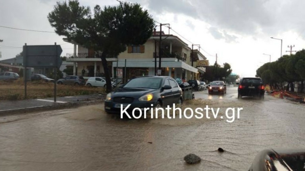 Κορινθία: Δρόμοι – χείμαρροι στα Ίσθμια από την καταρρακτώδη βροχή (Βίντεο)