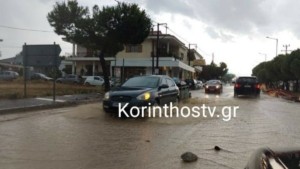 Κορινθία: Δρόμοι – χείμαρροι στα Ίσθμια από την καταρρακτώδη βροχή (Βίντεο)