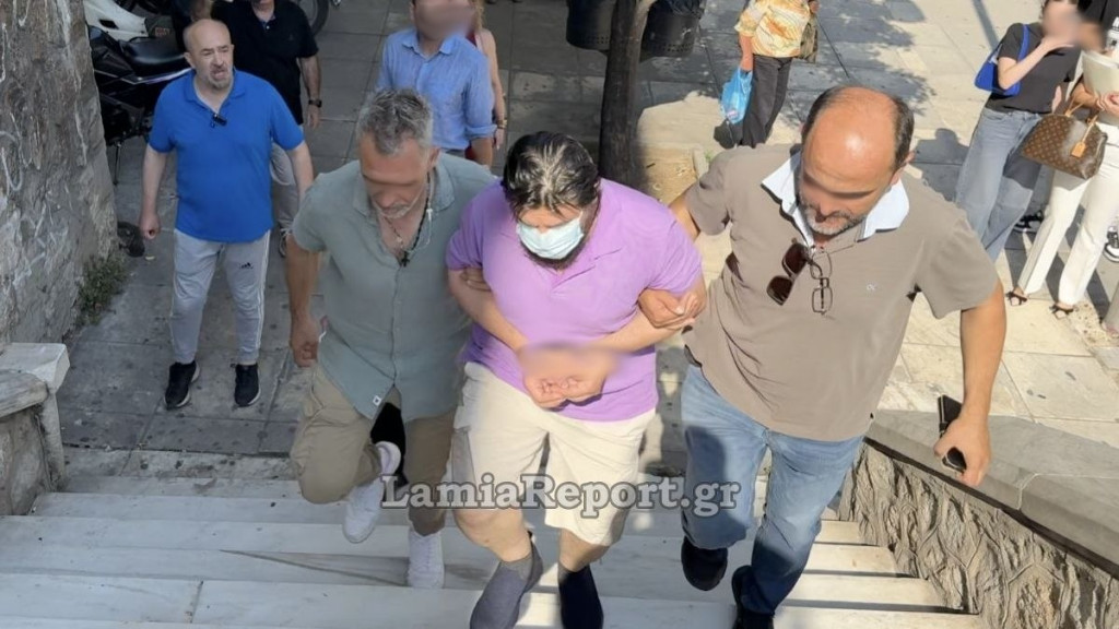 Λαμία: Αποδοκίμασαν τον δολοφόνο του 59χρονου – “Να καείς ζωντανός στη Ριτσώνα” (βίντεο)