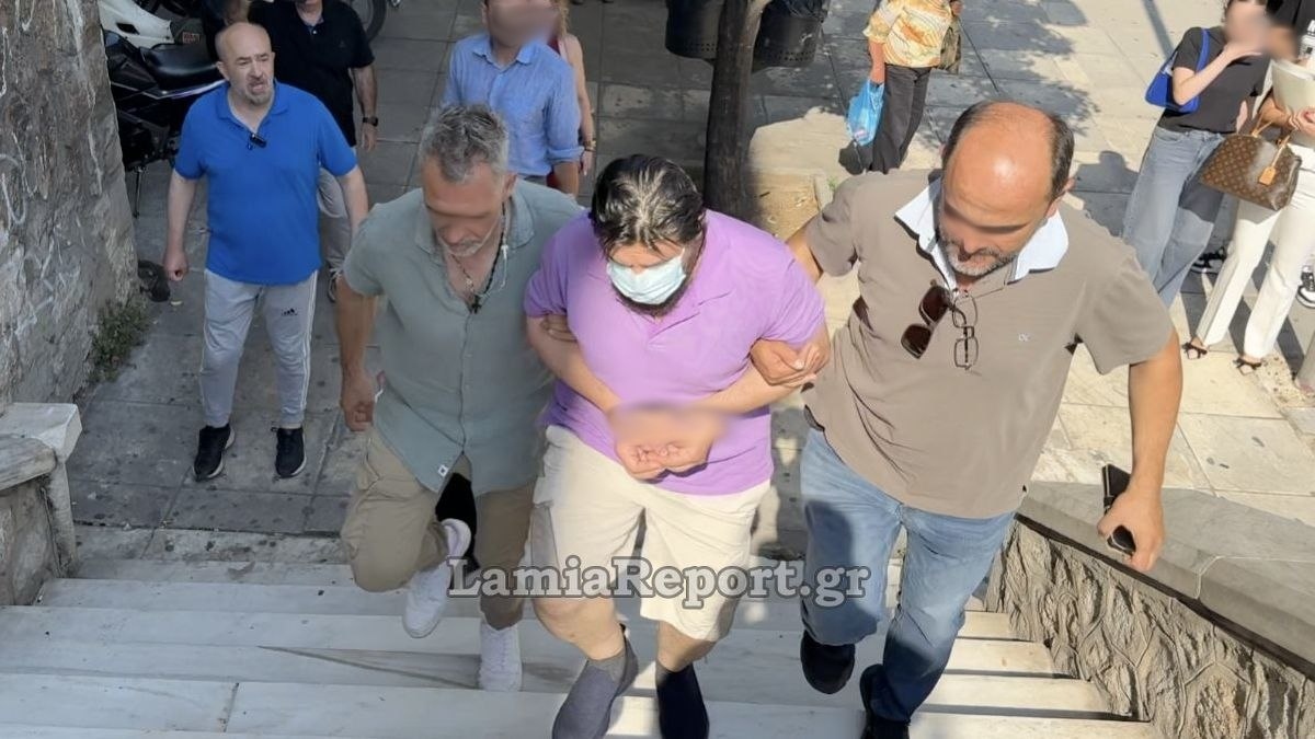 Λαμία: Αποδοκίμασαν τον δολοφόνο του 59χρονου – “Να καείς ζωντανός στη Ριτσώνα” (βίντεο)