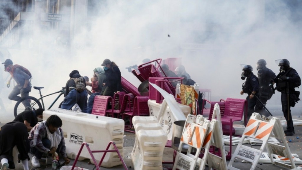 Άρθηκε η απαγόρευση κυκλοφορίας μετά από μία βδομάδα επεισοδίων στο Λος Άντζελες – Πραγματοποιήθηκαν πάνω από 600 συλλήψεις