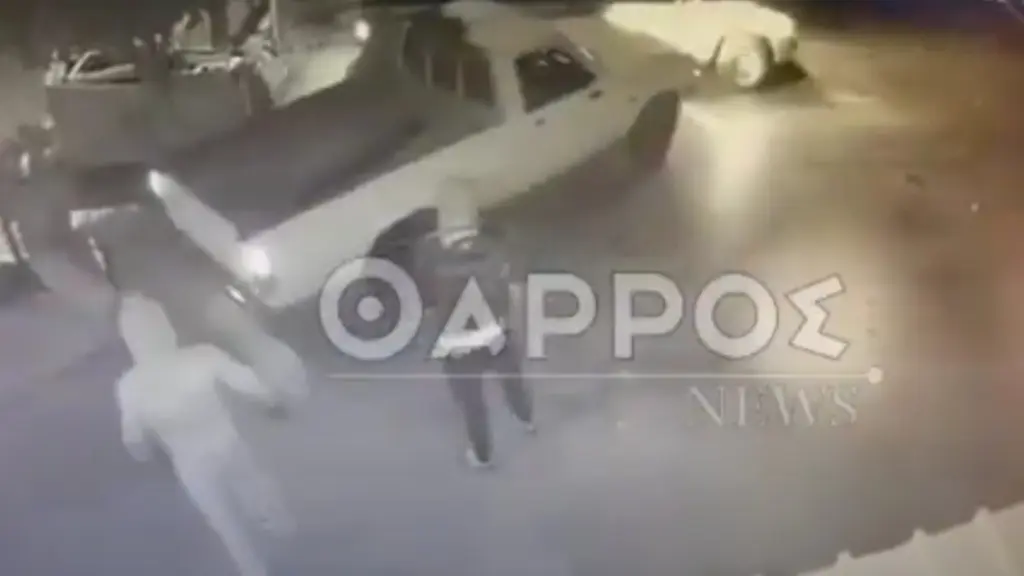 Μεσσηνία: Βίντεο ντοκουμέντο από γκαφατζήδες ληστές ΑΤΜ – Έκαψαν τα αυτοκίνητα για να κρύψουν τα ίχνη τους