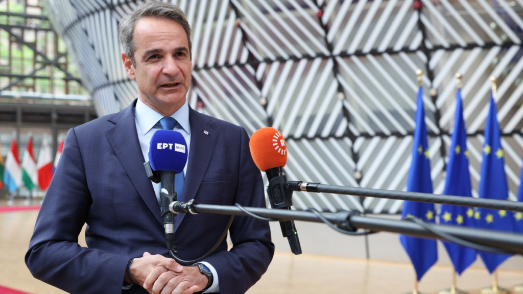Μητσοτάκης μετά τη Σύνοδο Κορυφής της ΕΕ: «Καρότο και μαστίγιο για να μην παγιωθεί νέα μεταναστευτική οδός προς την Κρήτη»