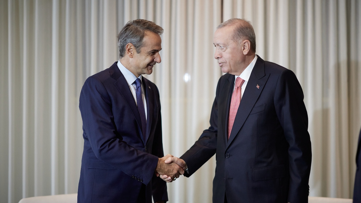 Μητσοτάκης: Σύντομη συνομιλία με τον Ερντογάν στη Χάγη – “Η χώρα μας δεν ετεροπροσδιορίζεται”