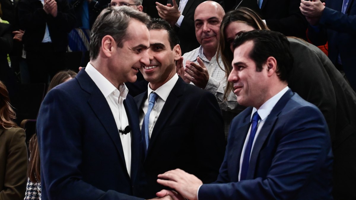 Νέος υπουργός Μετανάστευσης ο Θάνος Πλεύρης – Αυτοί είναι οι νέοι υφυπουργοί