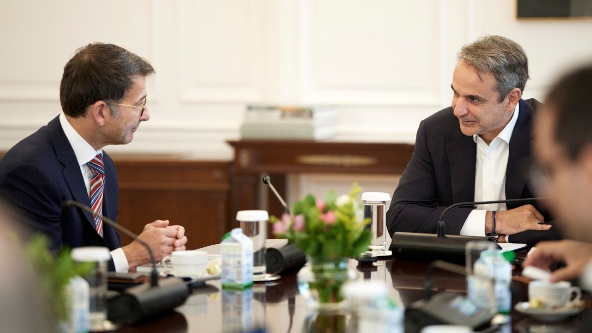 Συνάντηση Μητσοτάκη με τον Εκτελεστικό Αντιπρόεδρο της Microsoft – Στο επίκεντρο κατασκευή τριών data centers στην Αττική