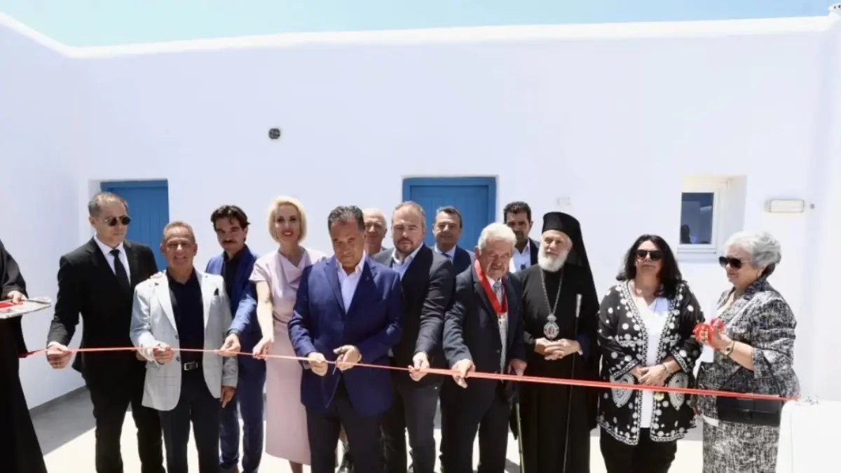 Άδ. Γεωργιάδης: Επισκέφθηκε το Κ.Υ. Μυκόνου – Εγκαινίασε 16 νέα διαμερίσματα για τη στέγαση γιατρών και νοσηλευτών