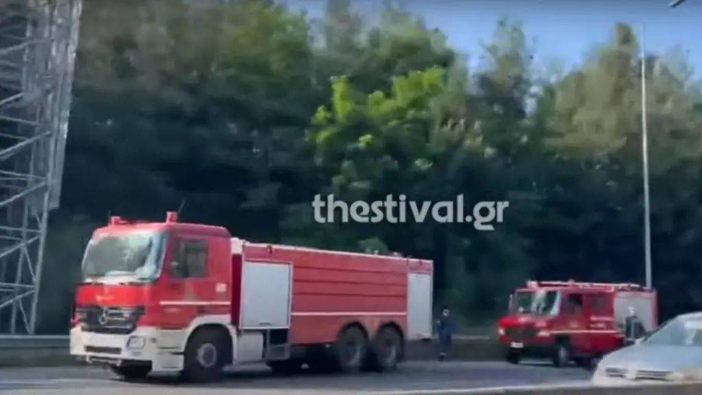 Θεσσαλονίκη: Νταλίκα τυλίχθηκε στις φλόγες στην Εγνατία οδό – Δείτε το βίντεο