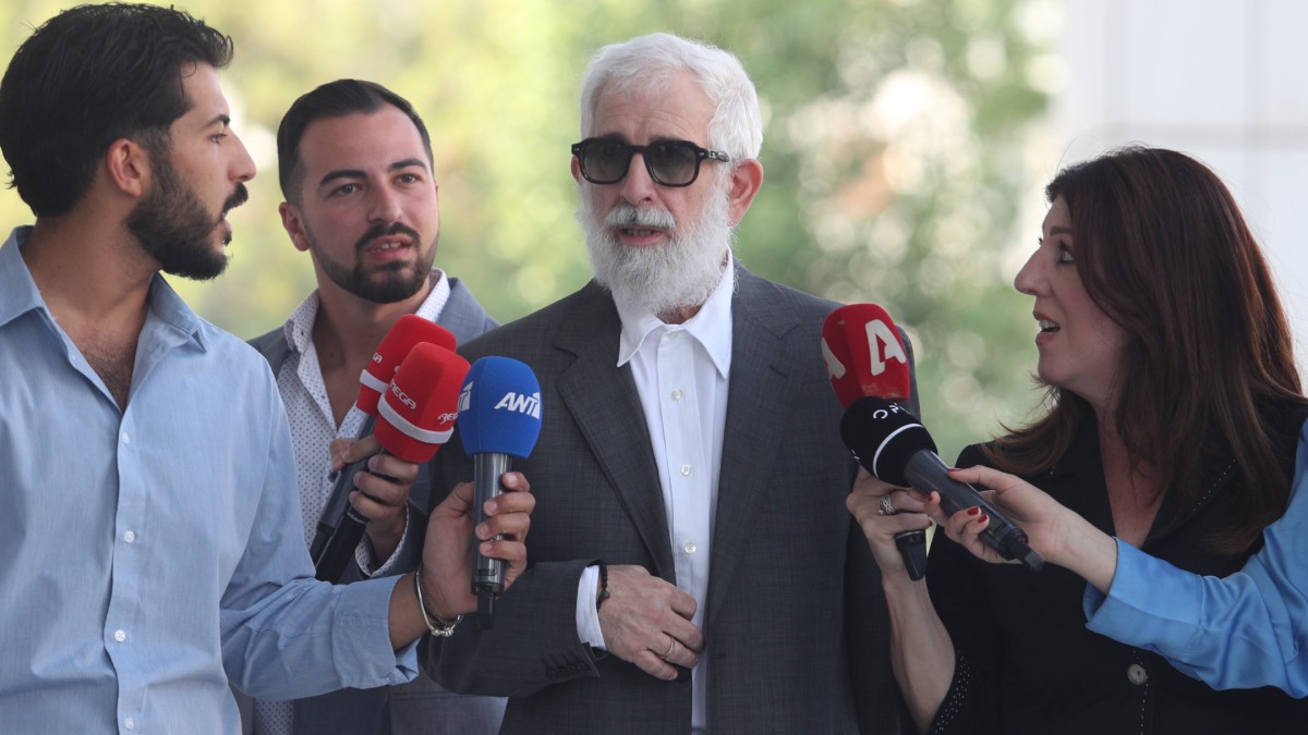 Πέτρος Φιλιππίδης