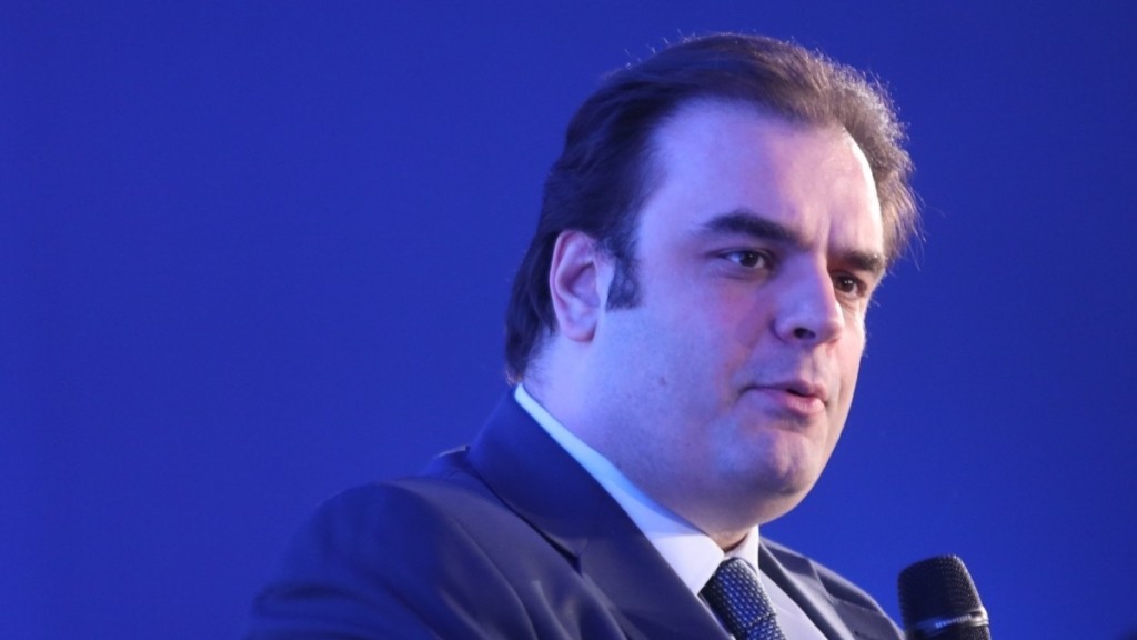 Πιερρακάκης: “Εξαιρετικά αρνητικές επιπτώσεις αν κλείσουν τα Στενά του Ορμούζ”