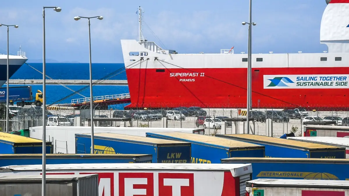 Πρόσκρουση του «Αριάδνη» στο λιμάνι της Μυτιλήνης – Μετέφερε 286 επιβάτες
