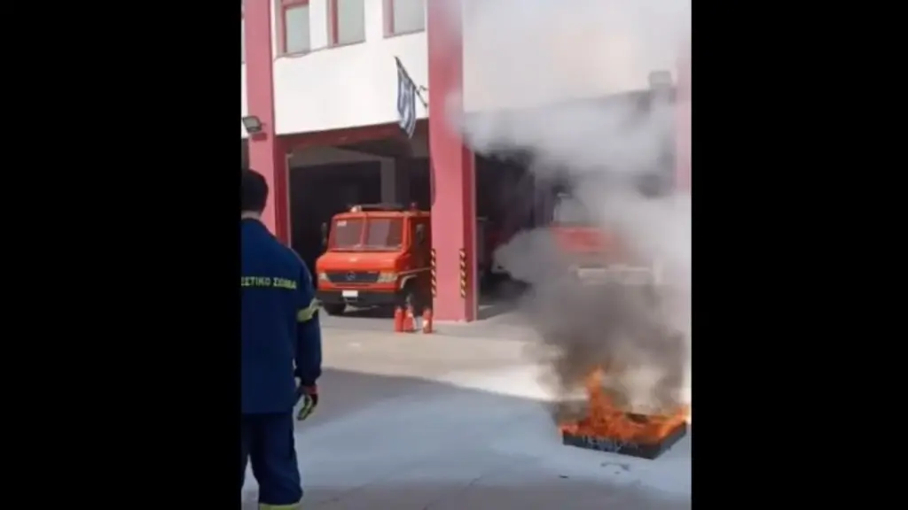 Νοσοκομείο Μεταξά: Βίντεο με την εκπαιδευτική άσκηση και τη «μάχη» του προσωπικού με τις φλόγες