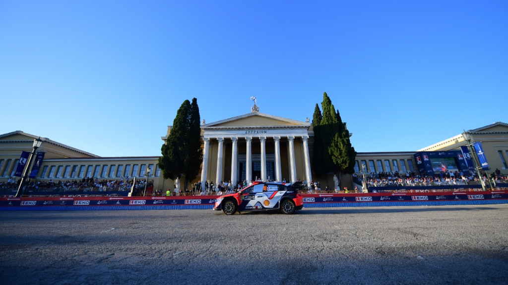 Ράλι Ακρόπολις 2025: Άρχισε με καθυστέρηση η υπερειδική διαδρομή στο Ζάππειο (Βίντεο)