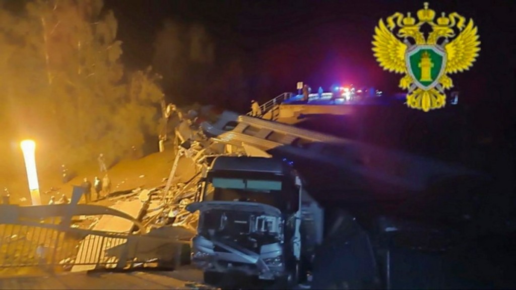 Ρωσία: 7 νεκροί και 70 τραυματίες από κατάρρευση γέφυρας – Η Μόσχα “δείχνει” την Ουκρανία ως υπαίτιο