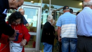 Συντάξεις Μαΐου 2026: Αντίστροφη μέτρηση για τις πληρωμές – Πότε θα δουν τα χρήματα στους λογαριασμούς οι συνταξιούχοι