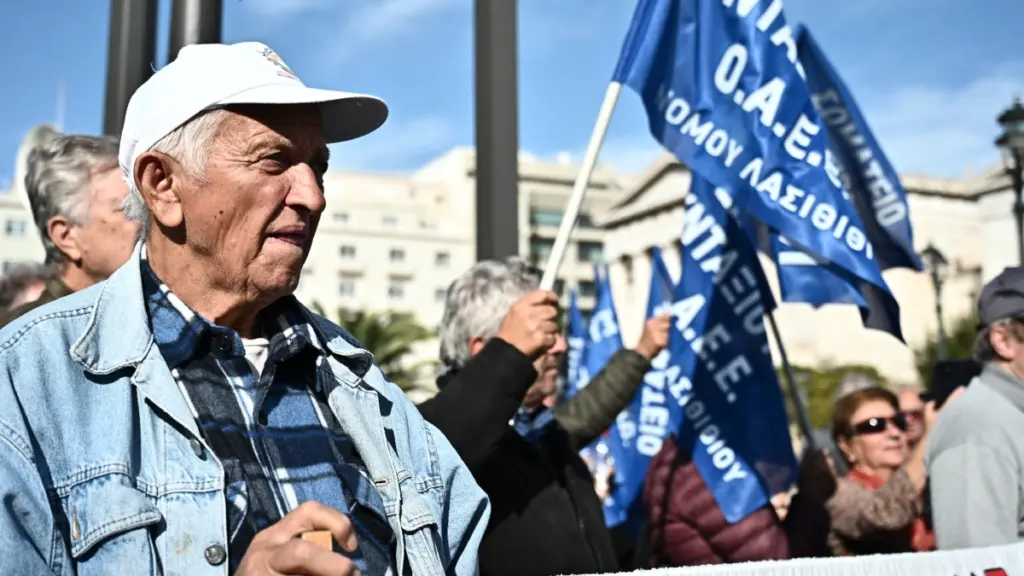 Συντάξεις Ιουλίου 2025: Ποιοι πληρώνονται πρώτοι – Πότε θα καταβάλει τα χρήματα ο ΟΠΕΚΑ