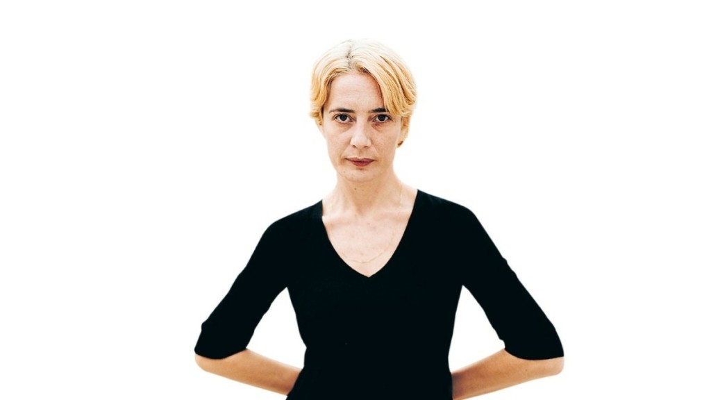 Η Σίσσυ Δουτσίου παρουσιάζει τον πρώτο της δίσκο «Προσβολή Δημοσίας Αιδούς»
