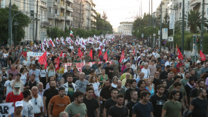 Σύνταγμα: Πραγματοποιήθηκε το Αντιπολεμικό συλλαλητήριο – “Έξω από τις πολεμικές επιχειρήσεις και τον ιμπεριαλιστικό πόλεμο”