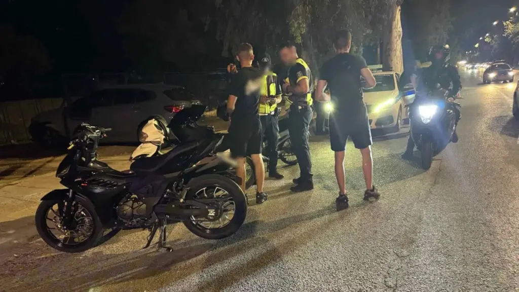 “Σαφάρι” της Τροχαίας σε κεντρικούς δρόμους της Αττικής – 266 παραβάσεις σε 1.076 ελέγχους