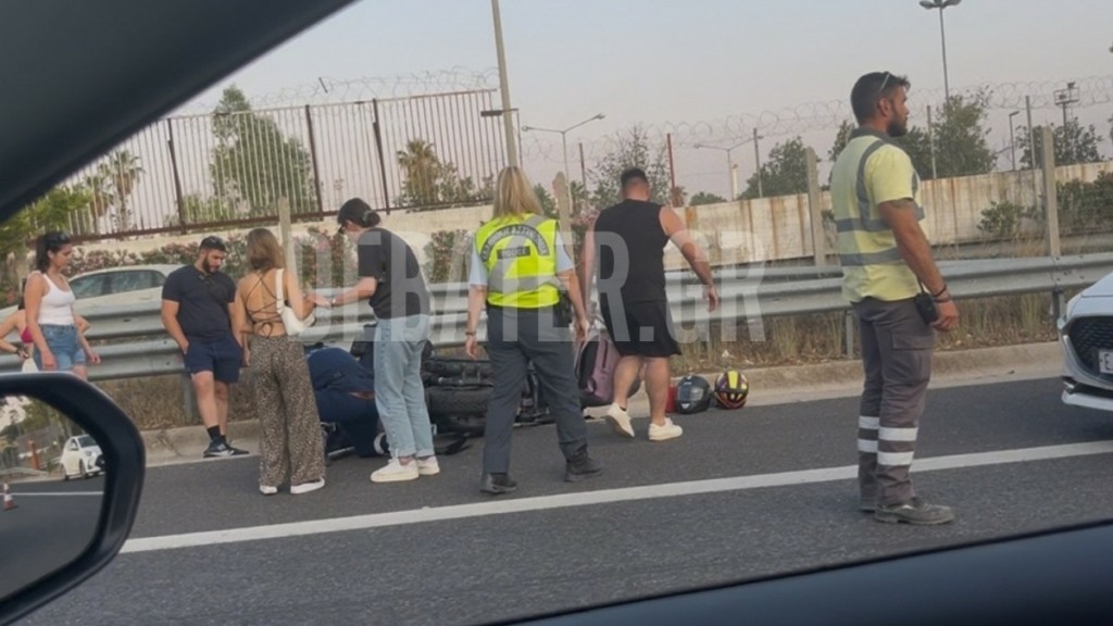 Σοβαρό τροχαίο στην Εθνική Αθηνών Πατρών – Στο νοσοκομείο ένας οδηγός μηχανής (Φωτογραφίες)