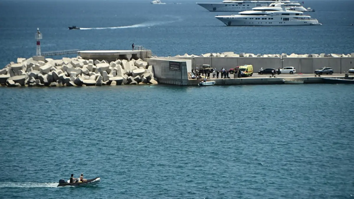 Βουλιαγμένη: Οι πιθανές αιτίες που οδήγησαν στην πτώση του ελικοπτέρου – Έγκυος η μια από τους επιβαίνοντες