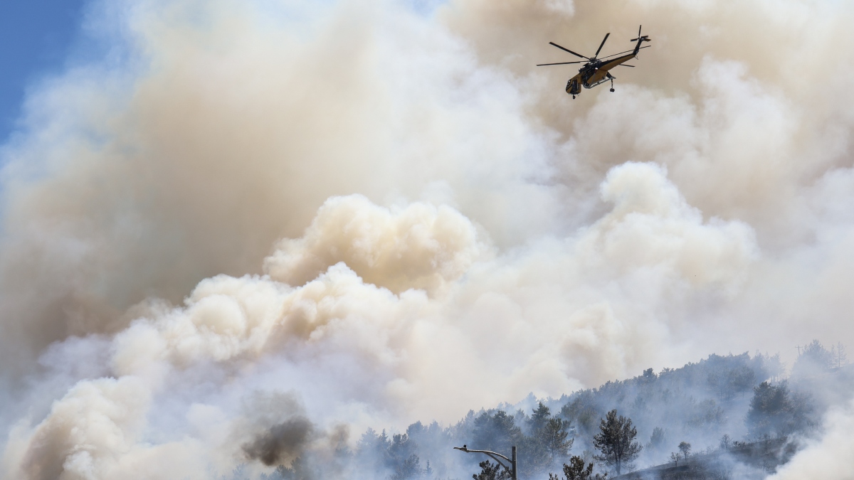 Φωτιά στη Χίο: Νέα μηνύματα του 112 για εκκενώσεις οικισμών