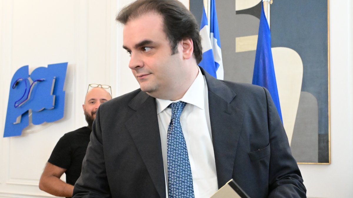 Στις Βρυξέλλες για Eurogroup και Ecofin ο Πιερρακάκης – Στο επίκεντρο η ρήτρα διαφυγής για τις αμυντικές δαπάνες