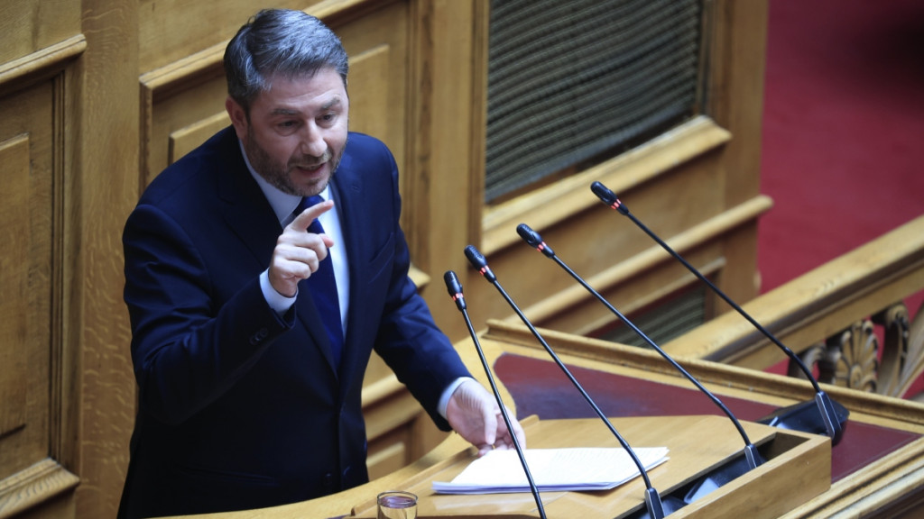ΠΑΣΟΚ: Κατέθεσε τροπολογία για να μπει τέλος στο “πάρτι των απευθείας αναθέσεων”
