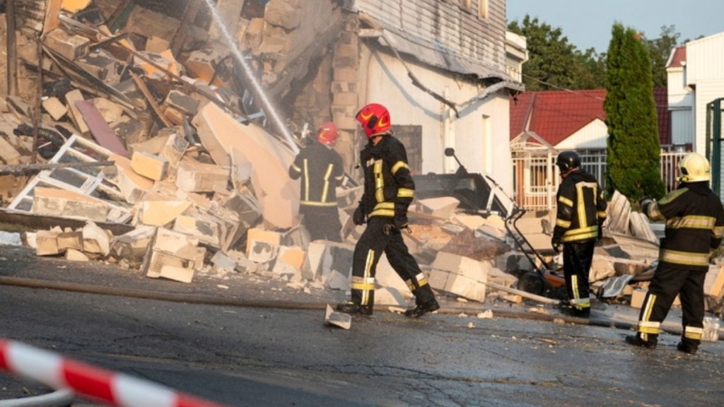 Ουκρανία: Τουλάχιστον ένας νεκρός και 2 τραυματίες στο Κίεβο σε νυχτερινή επιδρομή της Ρωσίας