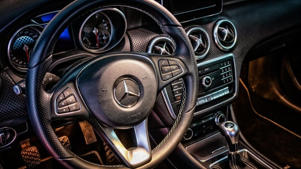 Η Mercedes-Benz συμβάλλει στην ασφάλεια με δεδομένα από την πραγματική κυκλοφορία