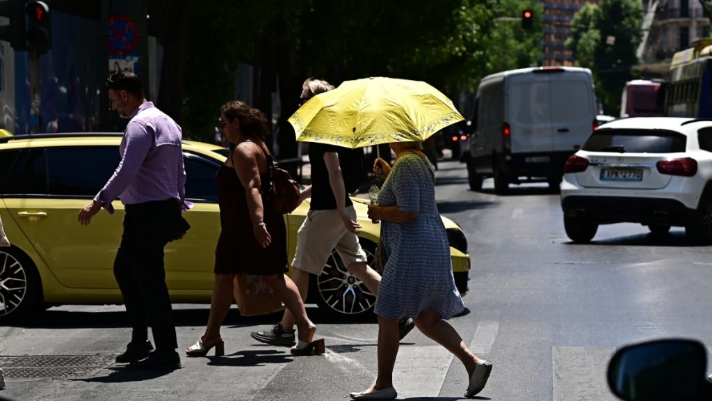 Καύσωνας: Καίνε η άσφαλτος και τα κτίρια στην Αθήνα, “έχουν ήδη χτυπήσει 60 βαθμούς” – Τι έδειξε θερμική κάμερα
