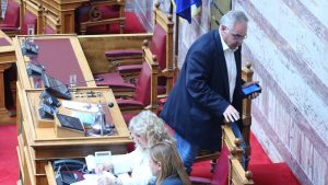 Βουλή: Αποχώρησε ο Λαμπρούλης από το προεδρείο μετά από επίθεση της Κωνσταντοπούλου στον ΠτΔ